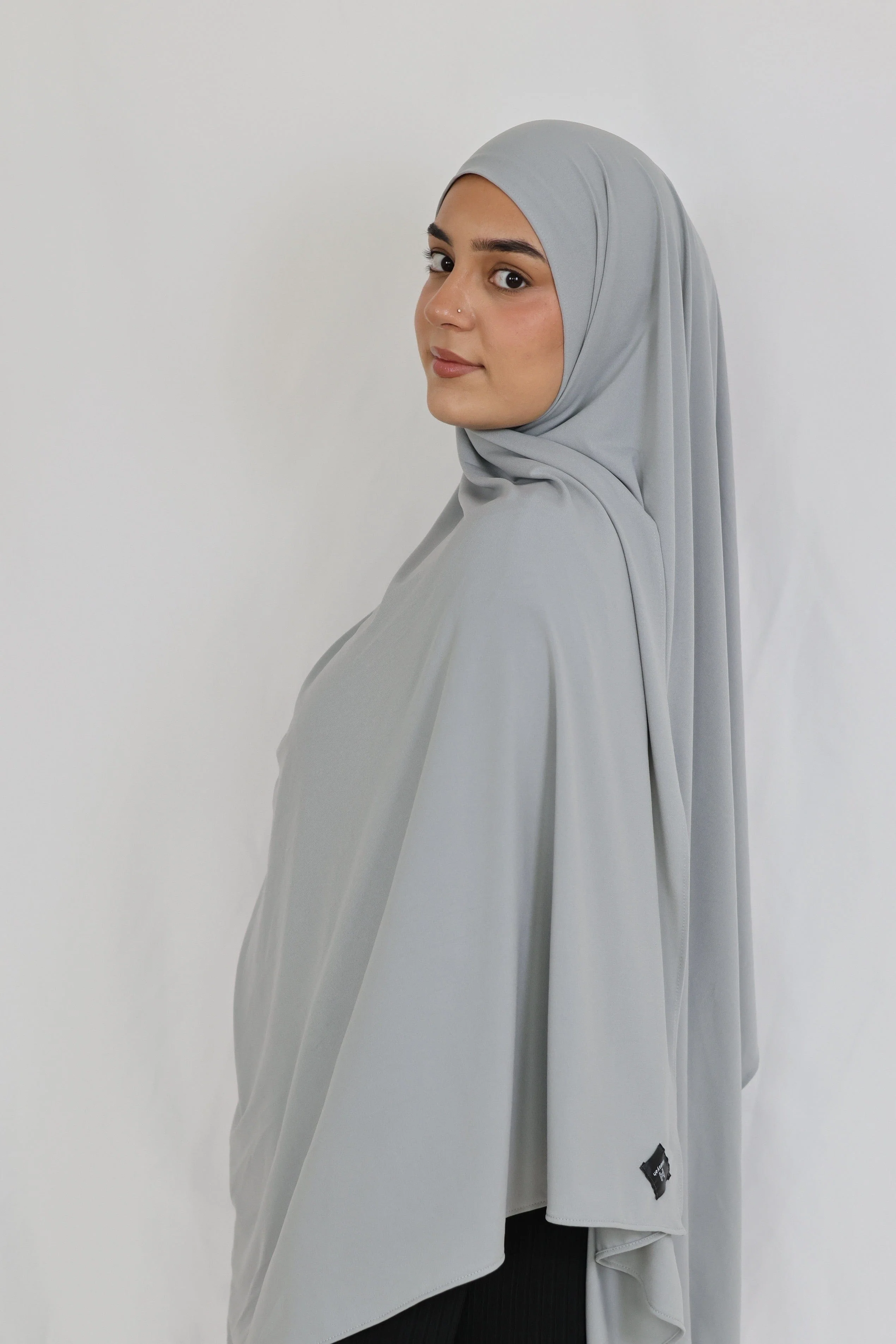 Refined Plain Liquid Jersey (Platin) - Image 4