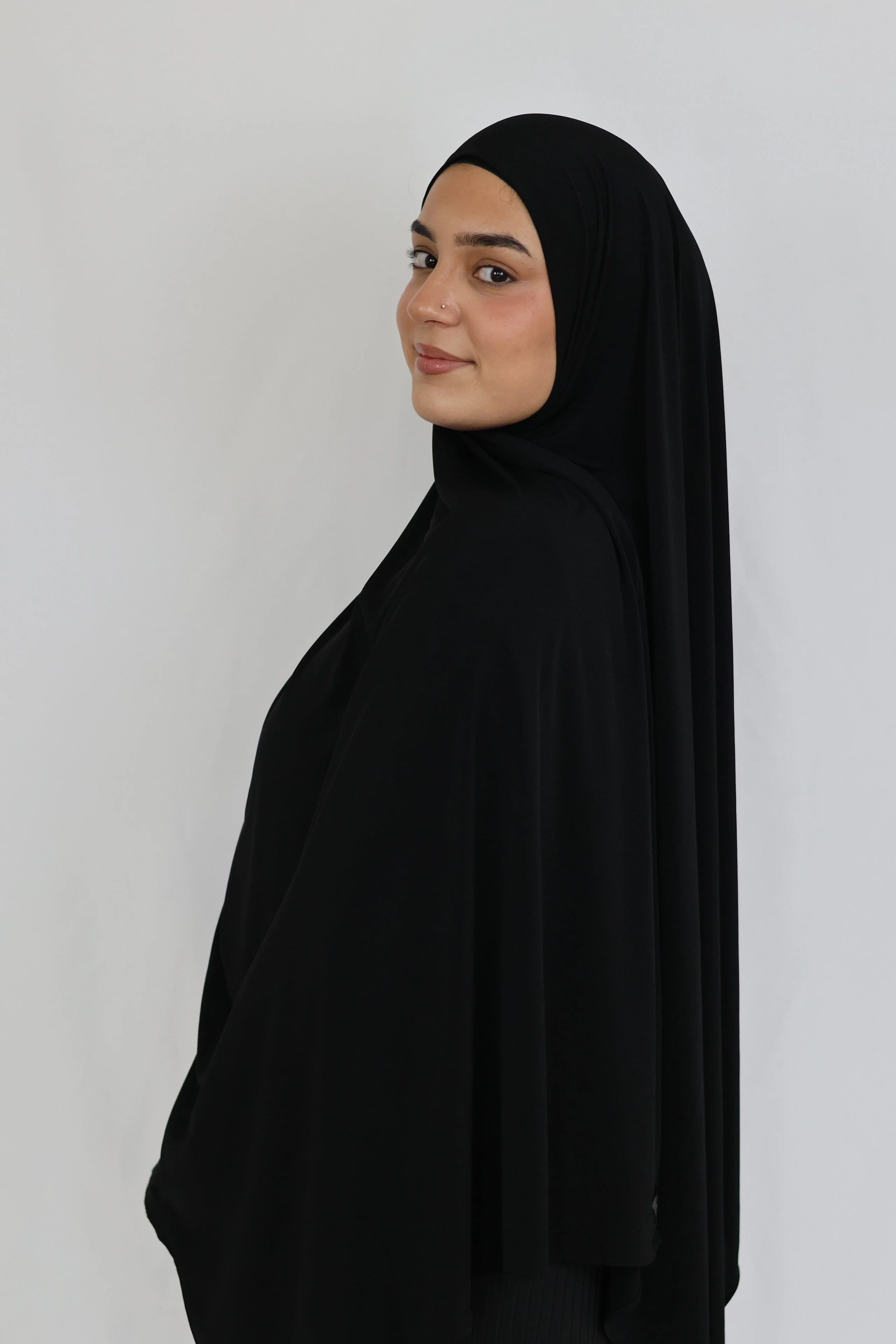 Refined Plain Liquid Jersey (Sort) - Image 4