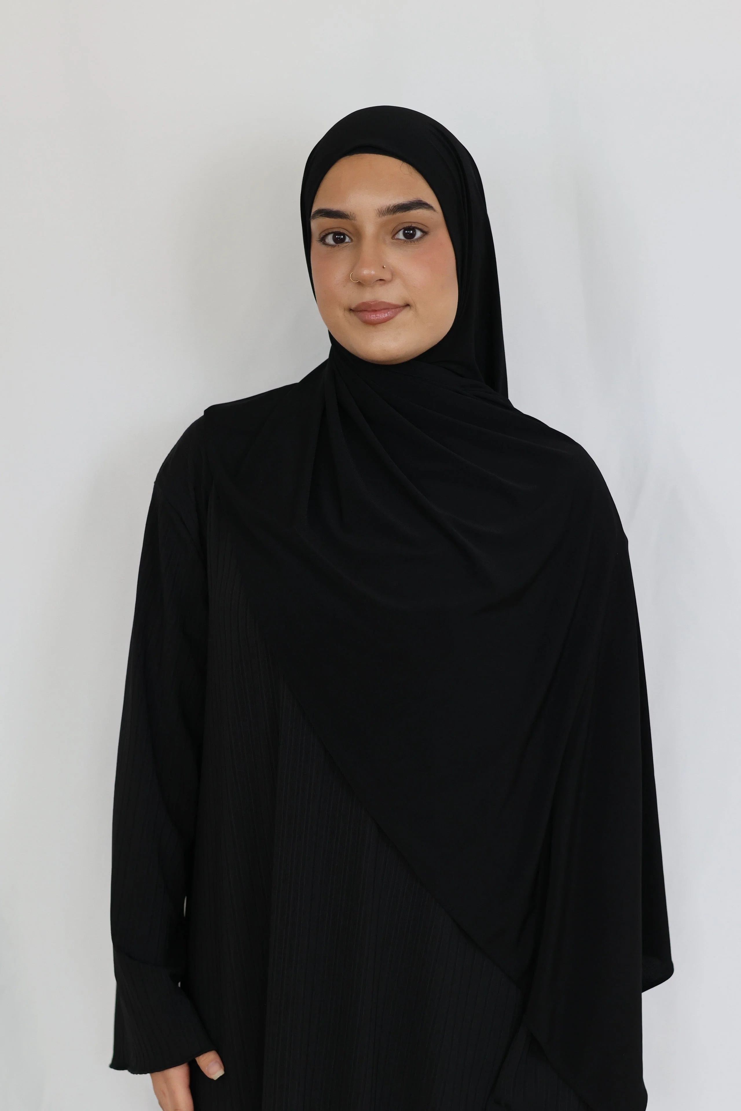 Refined Plain Liquid Jersey (Sort) - Image 6