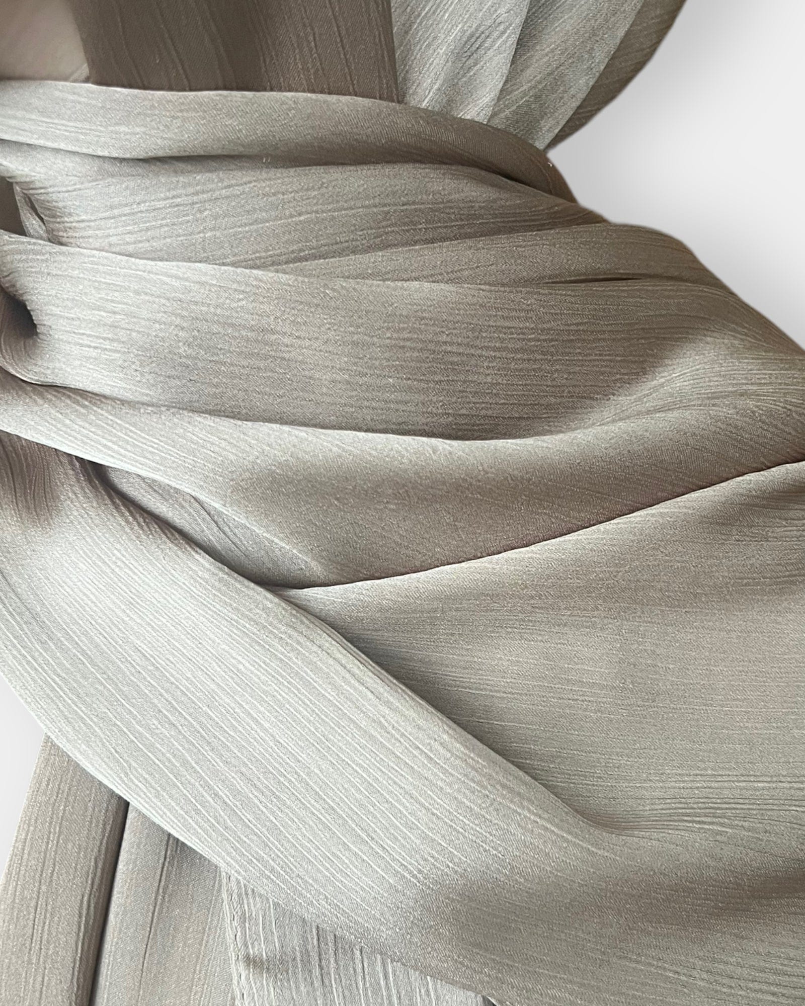 Diamond Satin Crinkle (Oat) - Image 4
